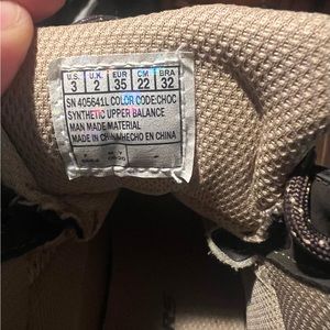 Kids sketcher weatherproof boots size 3